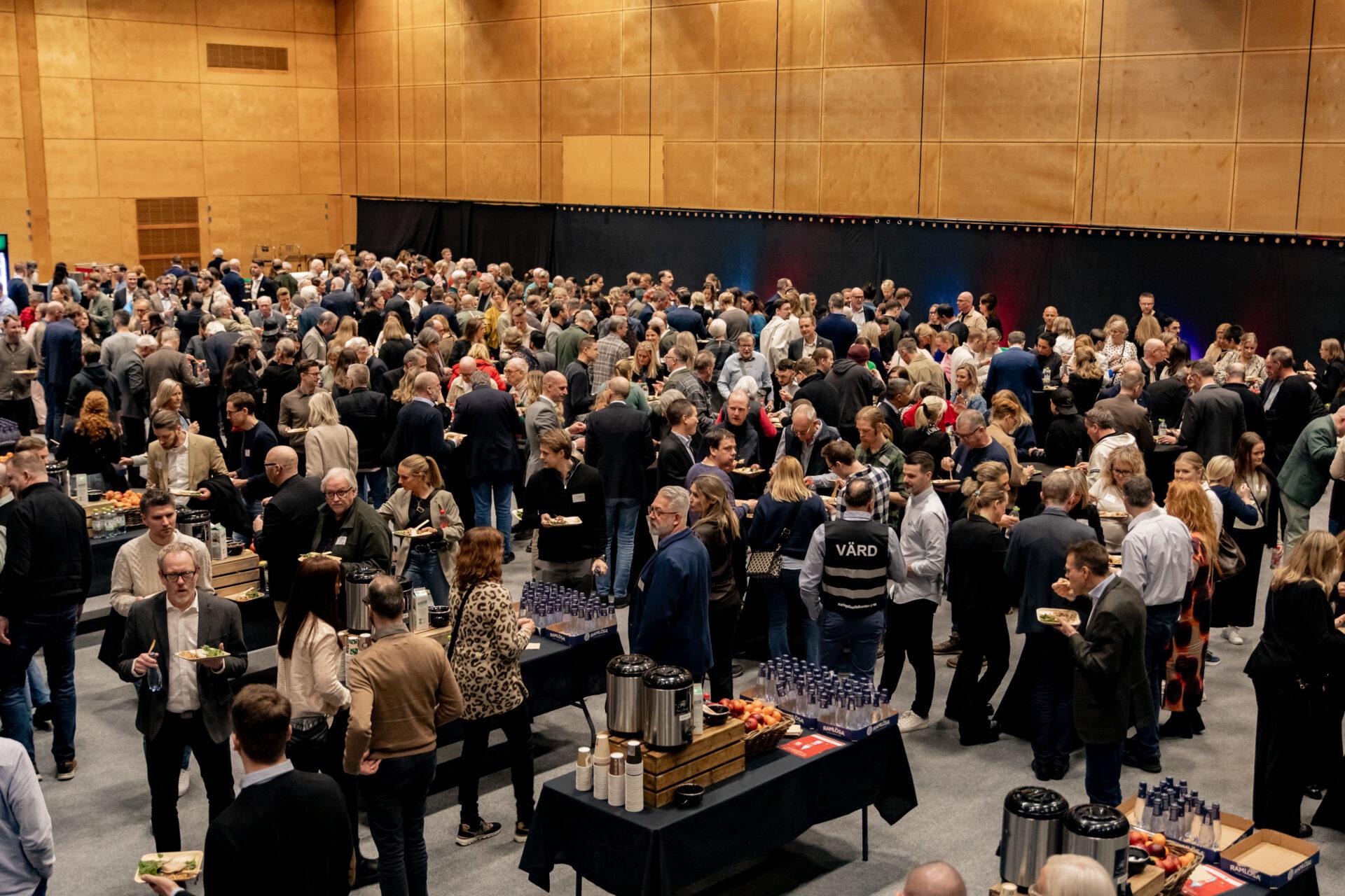 Näringslivsdagen i Falkenberg — hundratals företagare minglar